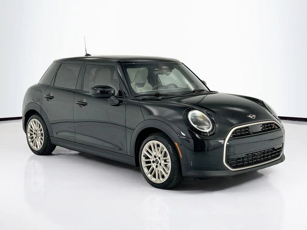 New 2026 Midnight Black II Metallic MINI Signature Plus image 3