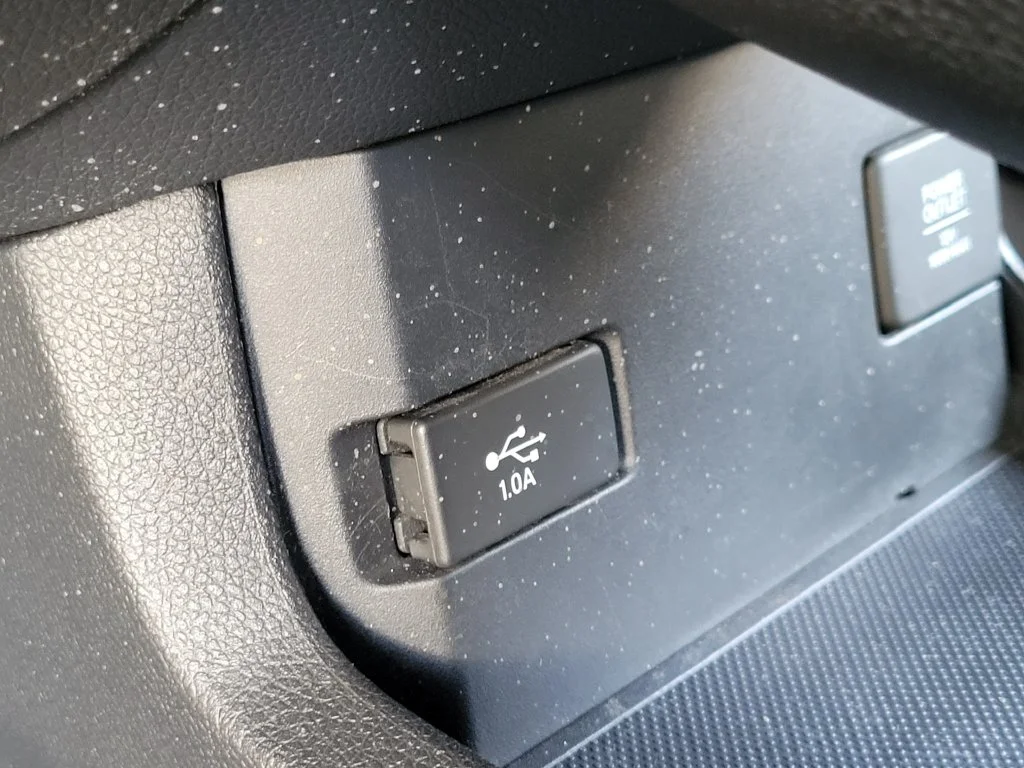 Used 2016 Lunar Silver Metallic Honda LX image 27