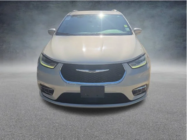 Used 2021 White Chrysler Touring L image 5
