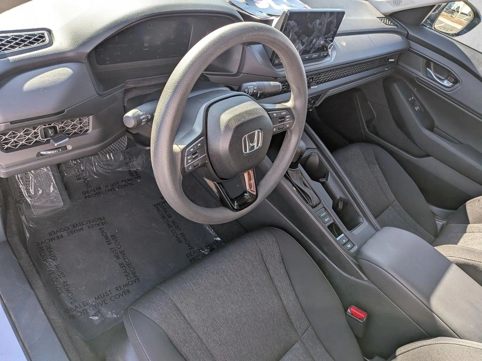 Used 2025 Solar Silver Metallic Honda SE image 10