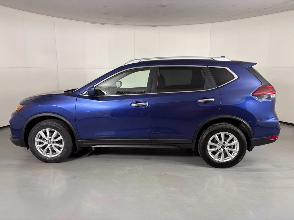 Used 2019 Blue Nissan SV image 5