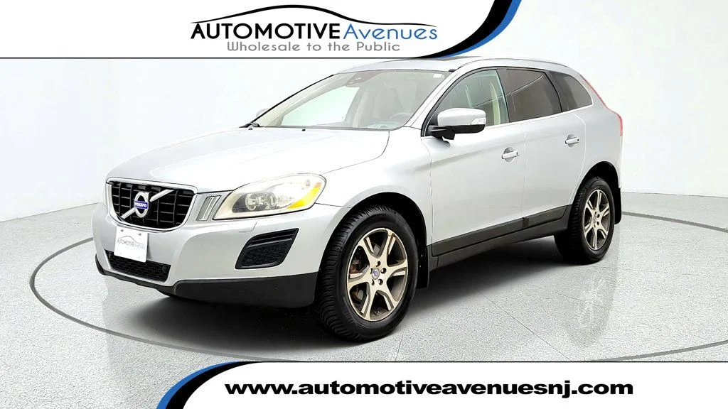 Used 2013 Electric Silver Metallic Volvo AWD 4dr T6 image 1