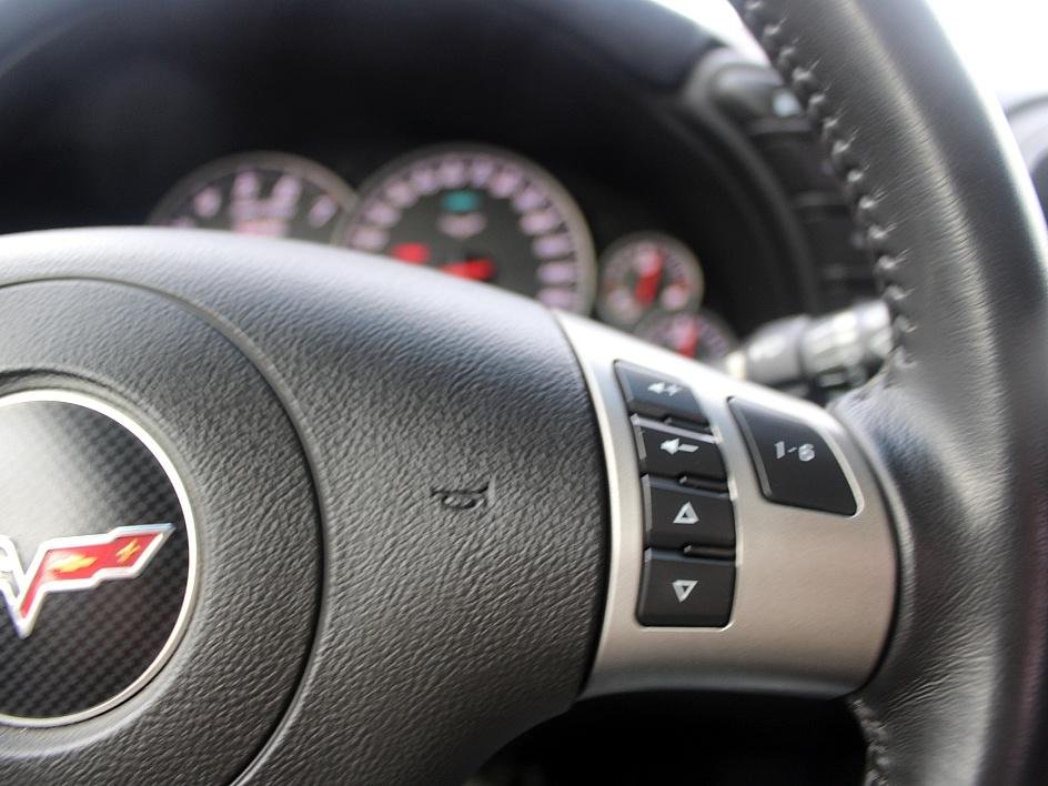 Used 2009 Yellow Chevrolet Z06 image 21