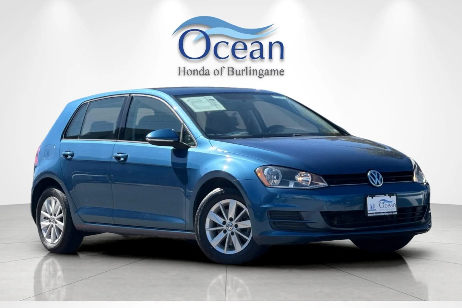 Used 2015 Lapiz Blue Metallic Volkswagen TSI SE 4-Door image 2
