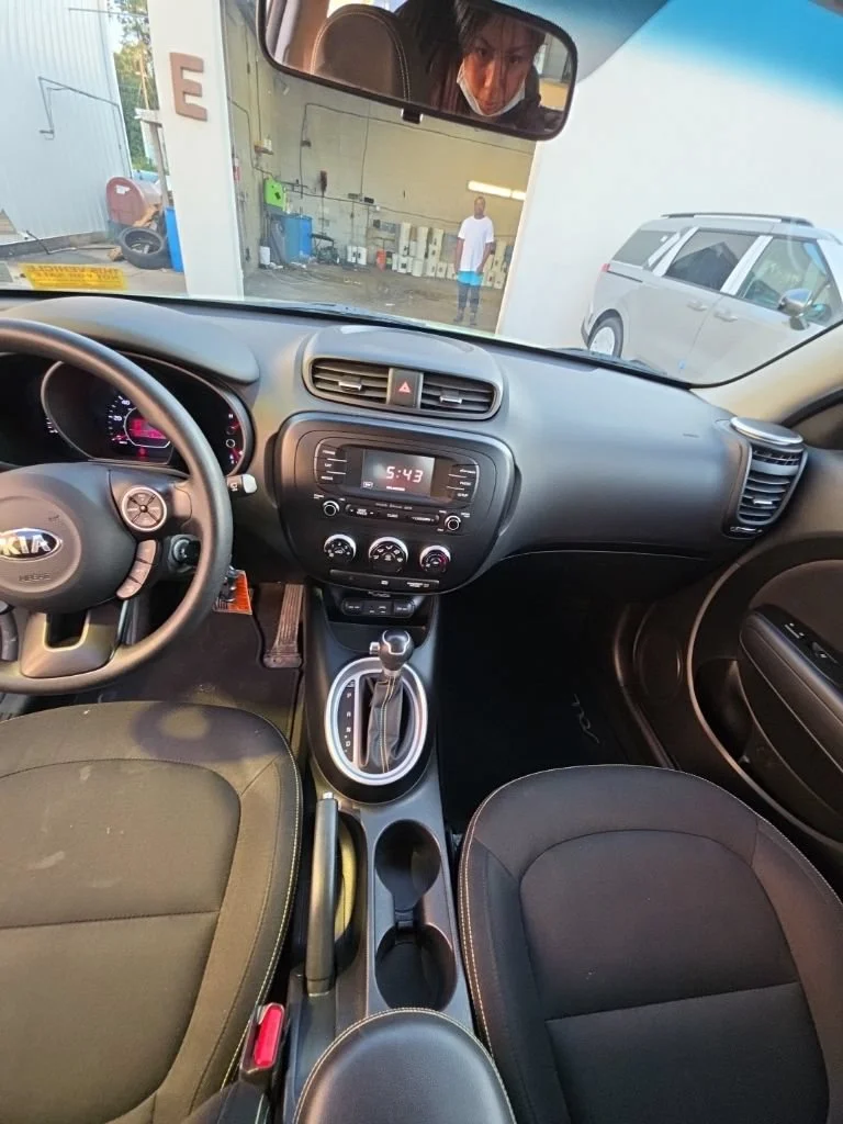Used 2015 Green Kia + image 20