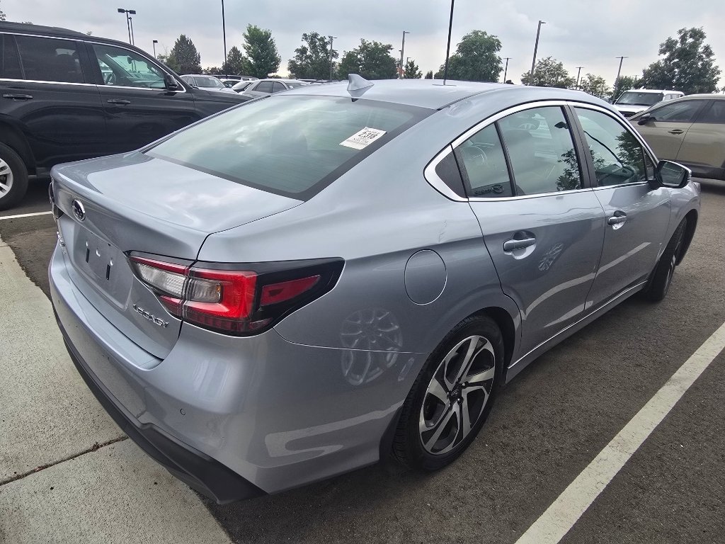 Used 2022 Ice Silver Metallic Subaru Limited image 5