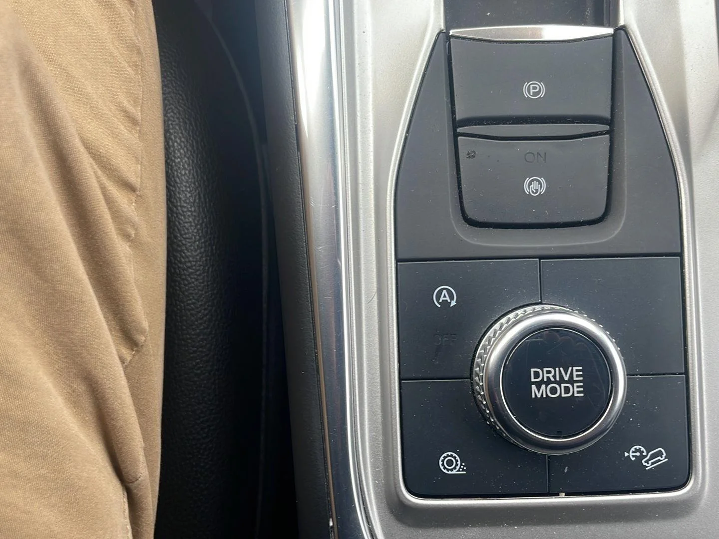 Used 2020 Iconic Silver Ford XLT image 6