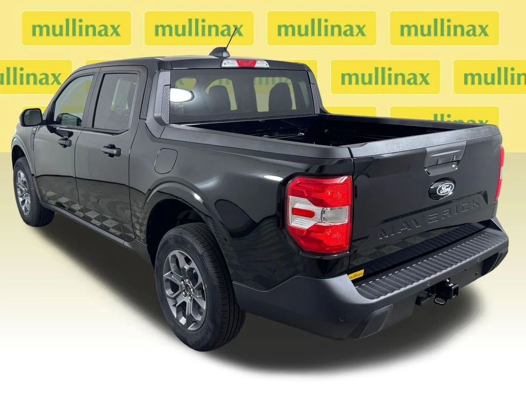 New 2026 Black Ford XLT image 4