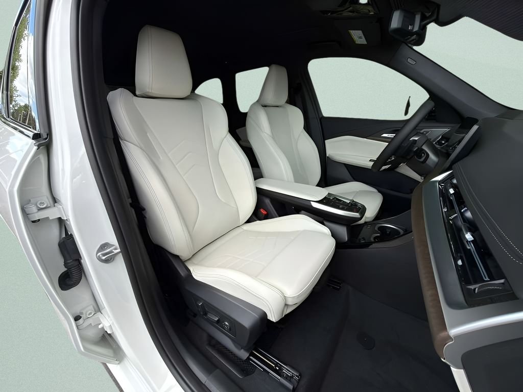 New 2026 Alpine White BMW xDrive28i image 23