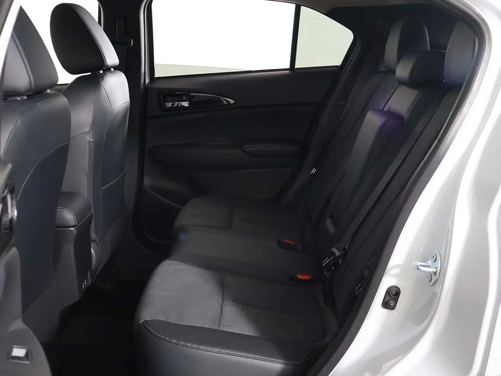 New 2026 White Mitsubishi SE 1.5T S-AWC image 28