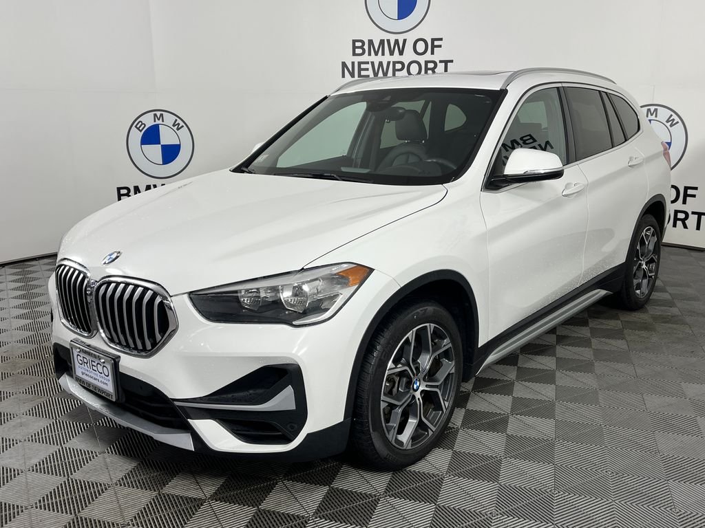Used 2021 White BMW xDrive28i image 3