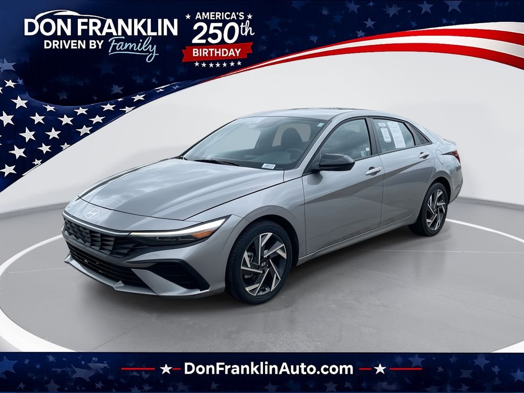 Used 2025 Silver Hyundai SEL Sport image 1