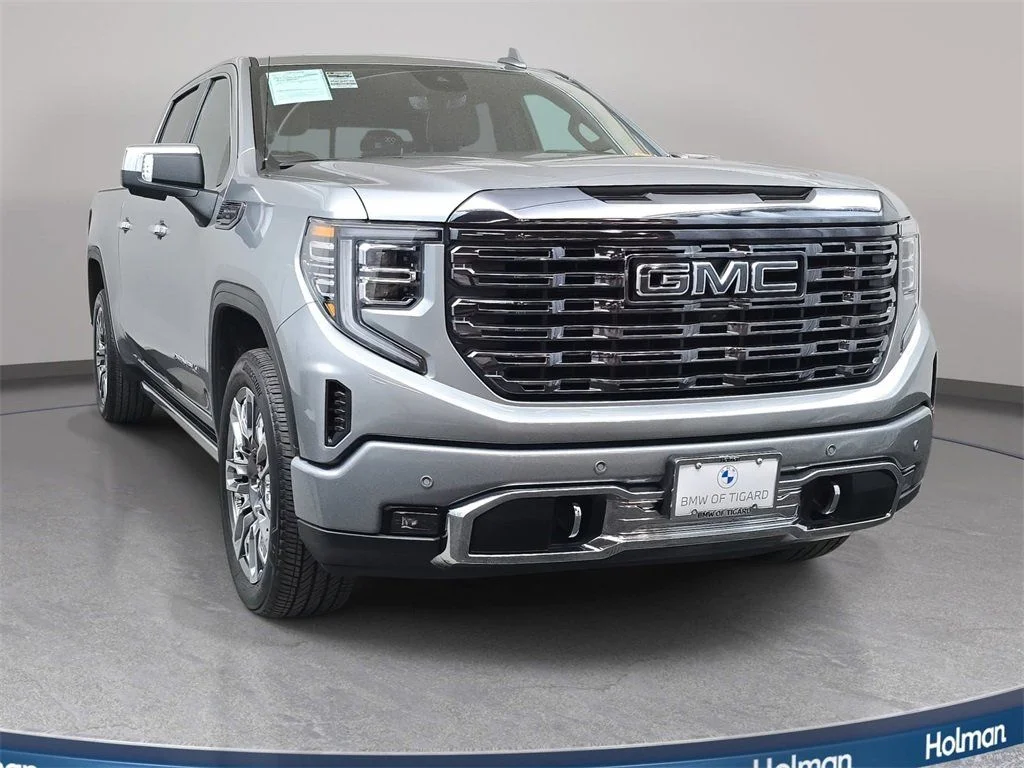Used 2023 Silver GMC Denali Ultimate image 3