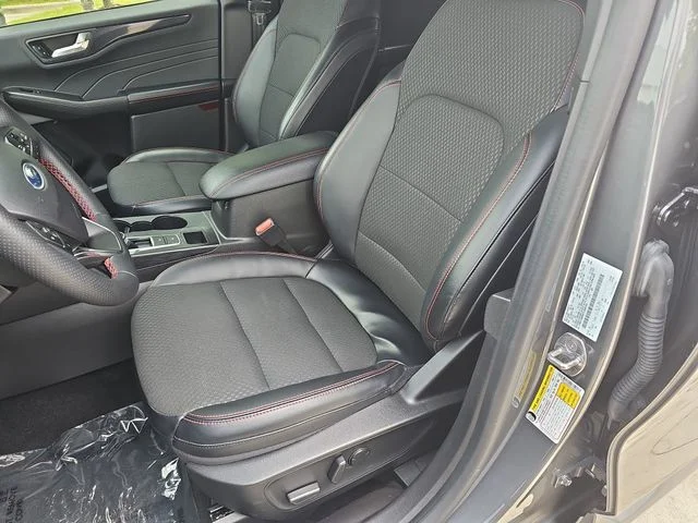 Used 2023 Gray Ford ST-Line image 15
