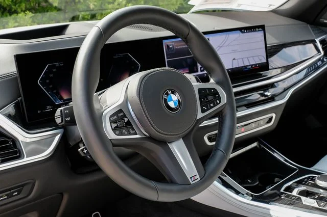 Used 2026 Alpine White BMW xDrive40i image 21