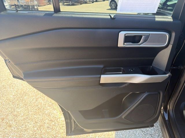 Used 2020 Black Metallic Ford Limited image 13