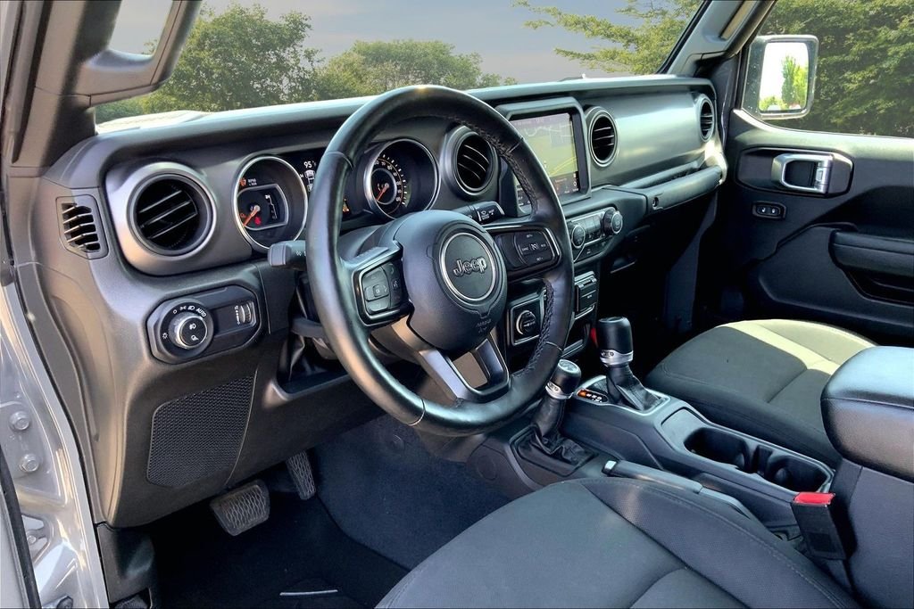 Used 2023 Gray Jeep Sport S image 18