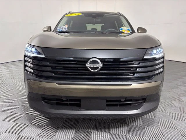 Used 2025 Brown Nissan SV image 2
