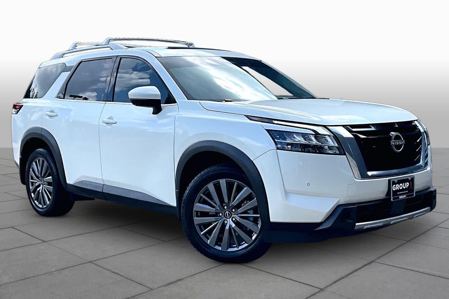 Used 2024 Pearl White Tricoat Nissan SL image 3