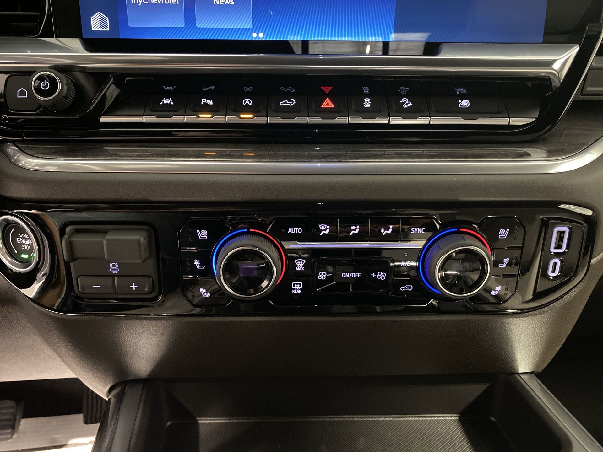 2026 Chevrolet Silverado 1500 LTZ - Photo 17