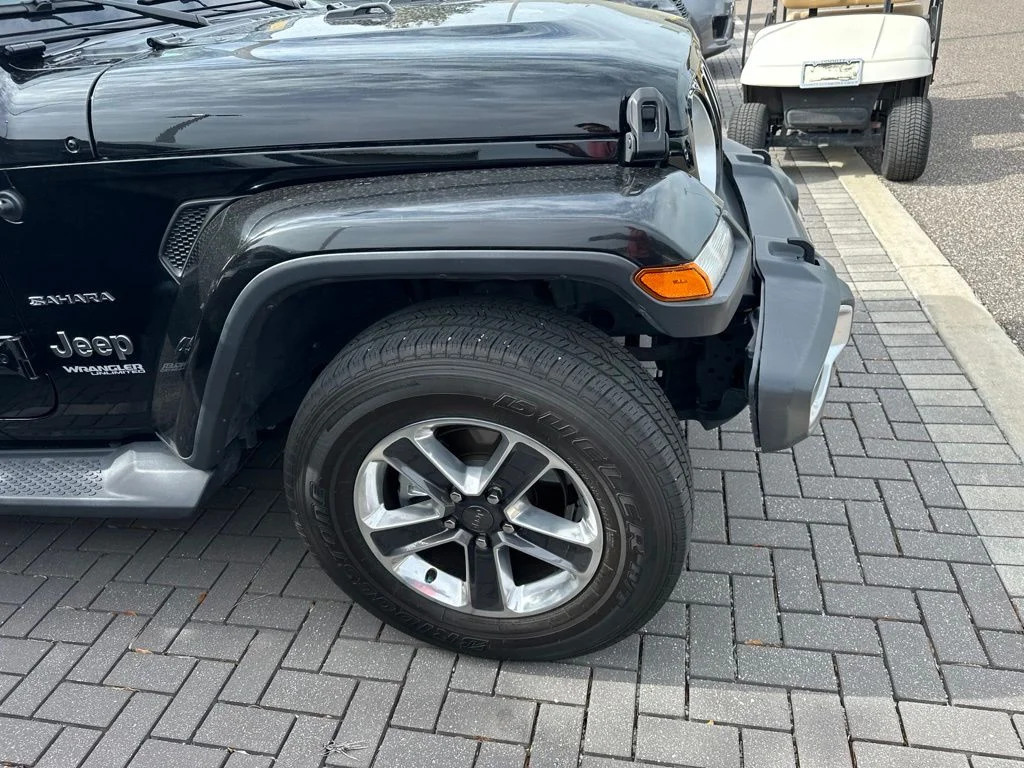 Used 2019 Black Jeep Unlimited Sahara image 4