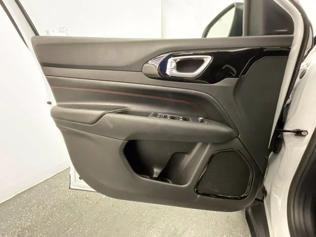 2025 Jeep Compass Trailhawk - Photo 9