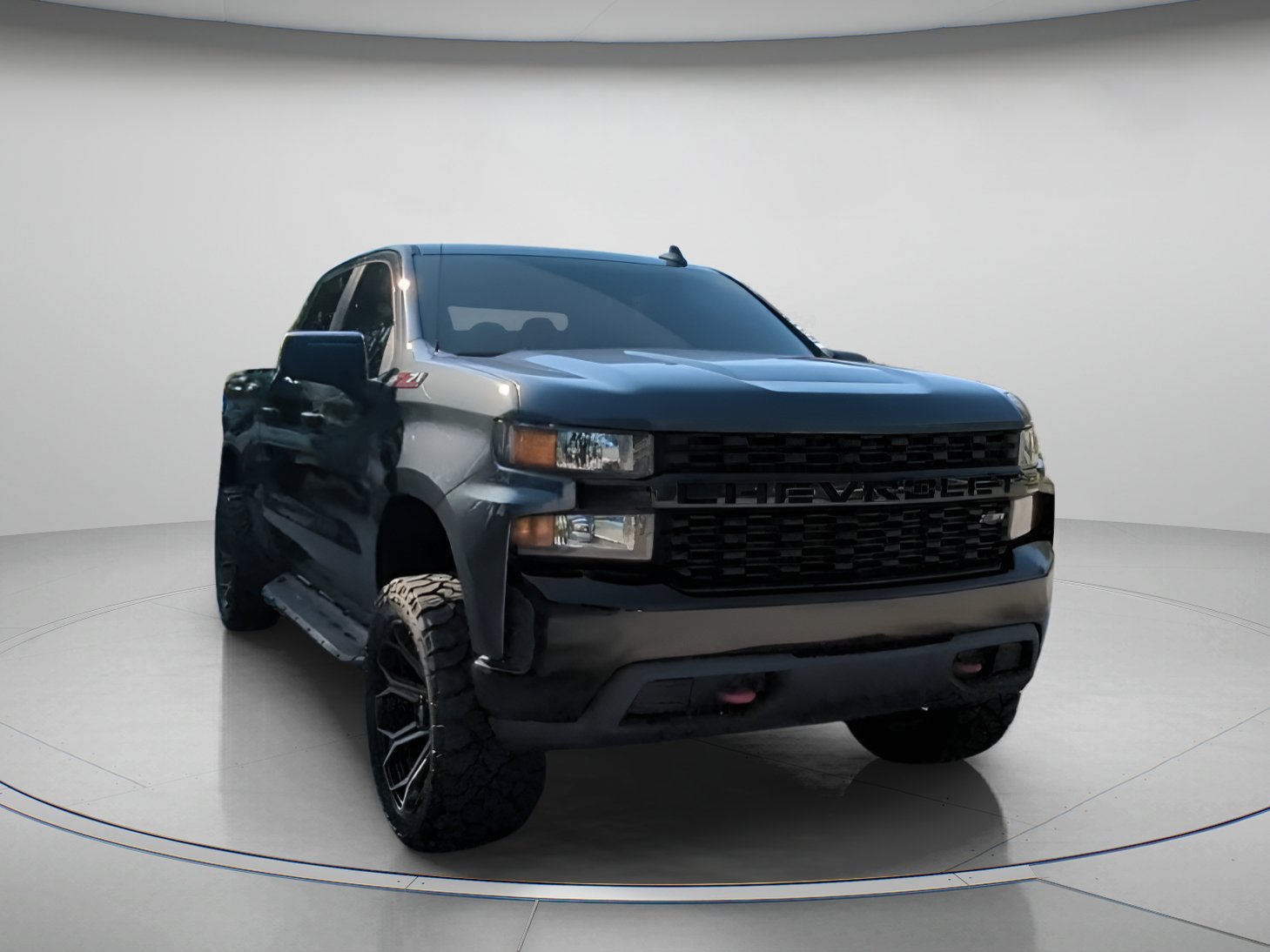Certified Used 2019 Shadow Gray Metallic Chevrolet Custom Trail Boss Crew Cab Pickup image 4
