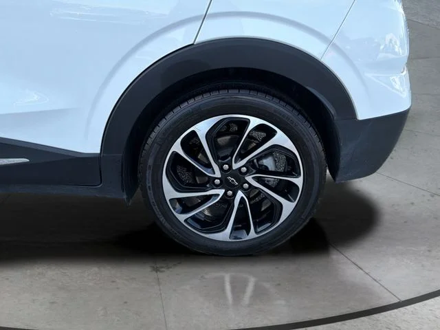 Used 2023 White Chevrolet Premier image 31