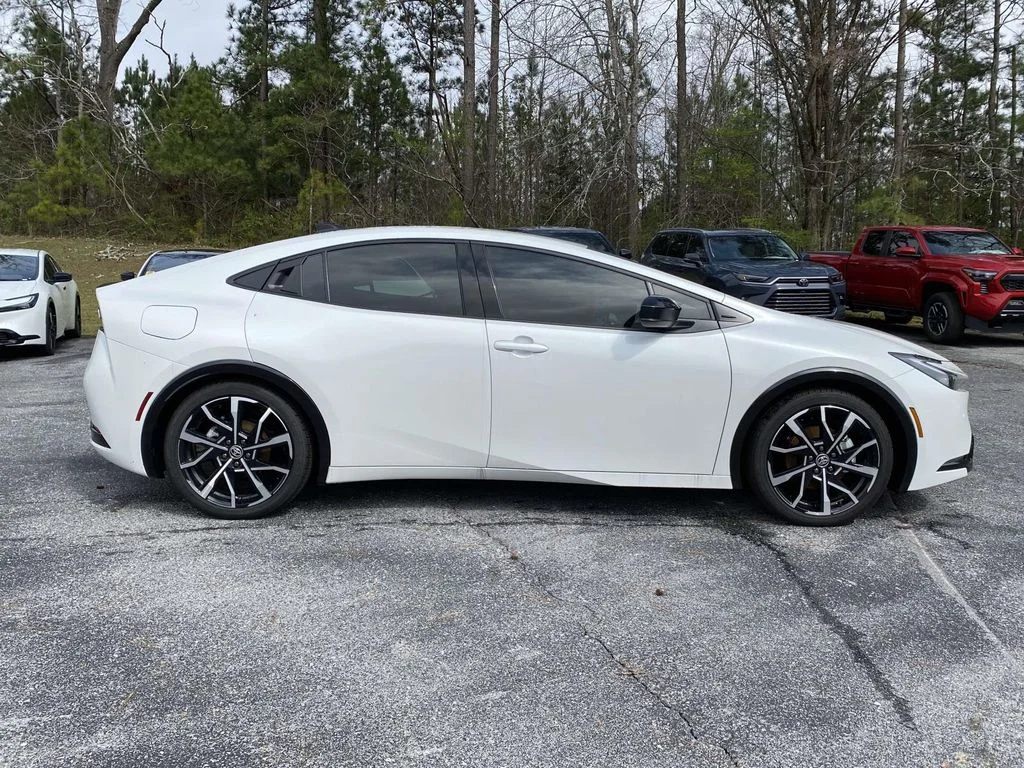 New 2026 Wind Chill Pearl Toyota XSE image 2