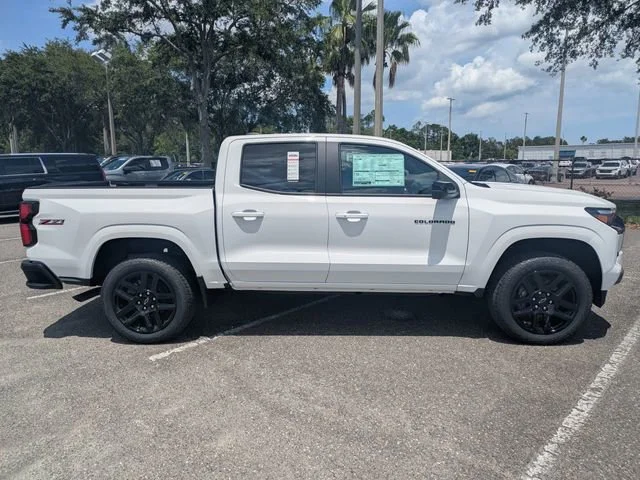 2025 Chevrolet Colorado Z71 - Photo 3
