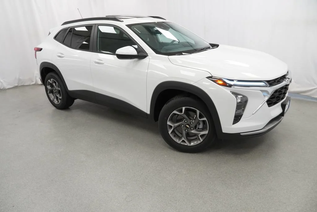 New 2026 Summit White Chevrolet LT image 6
