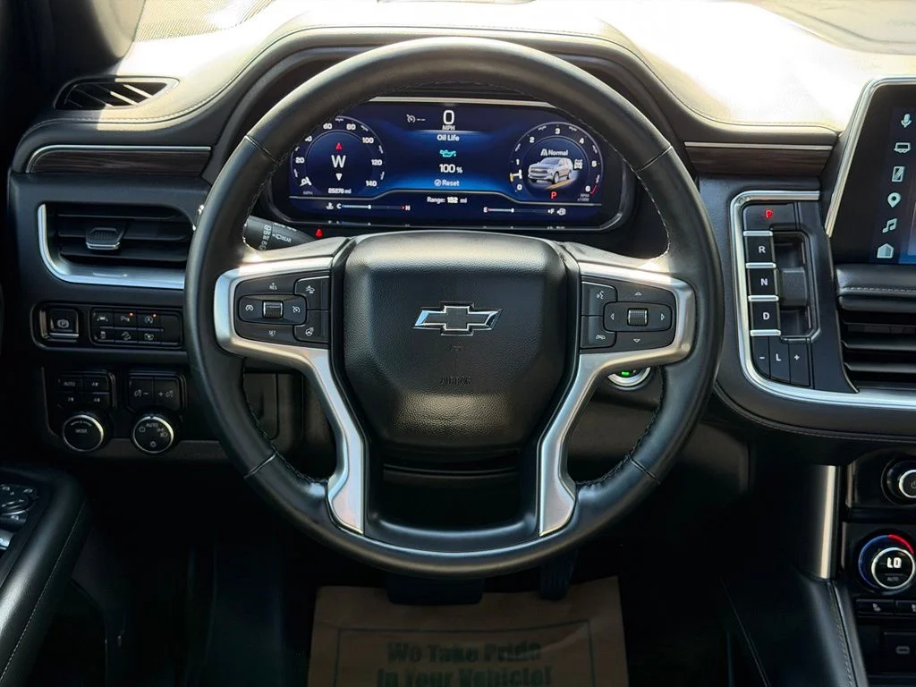 Used 2024 Gray Chevrolet Z71 image 17