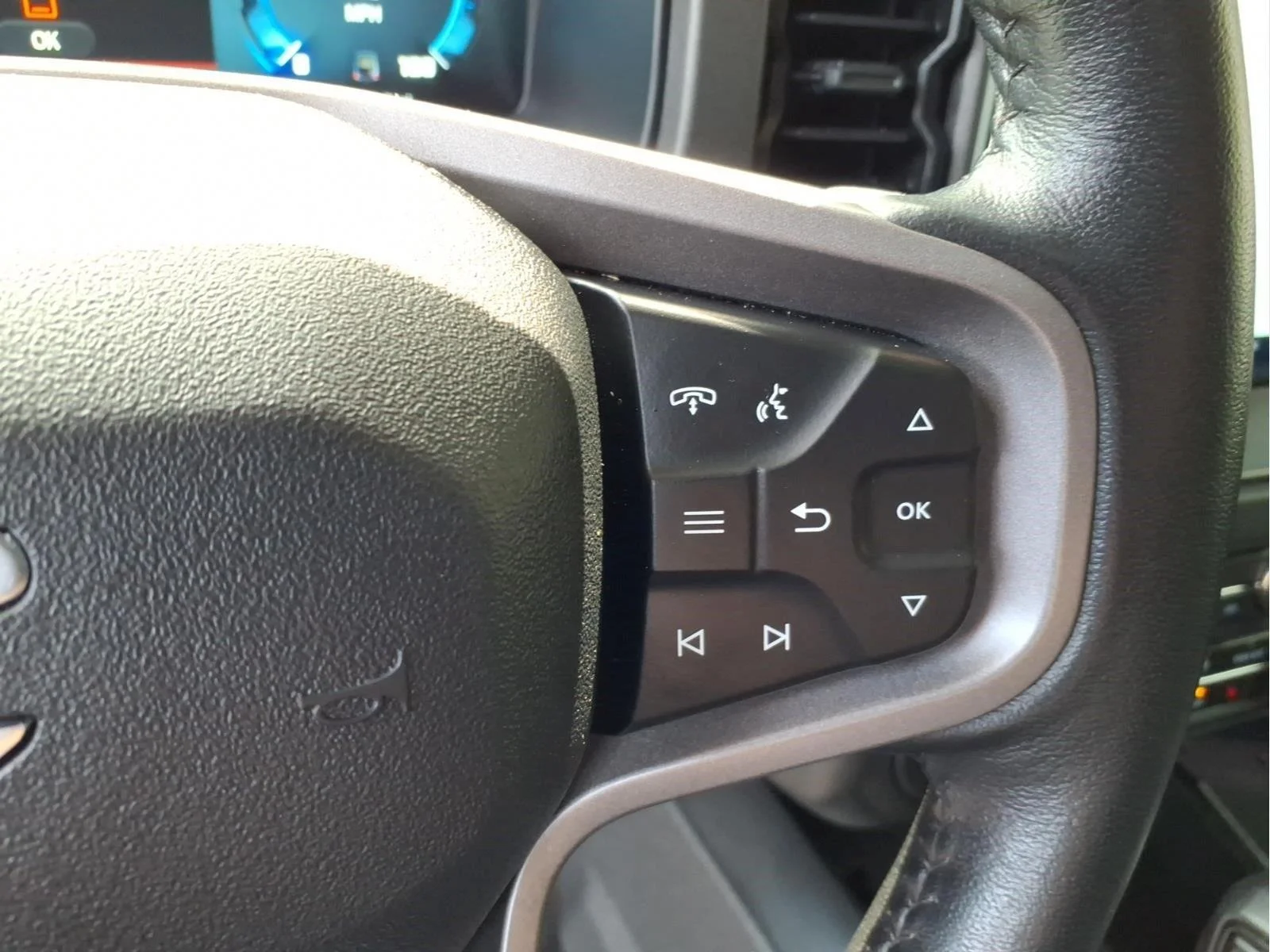 Used 2025  Ford Badlands image 21