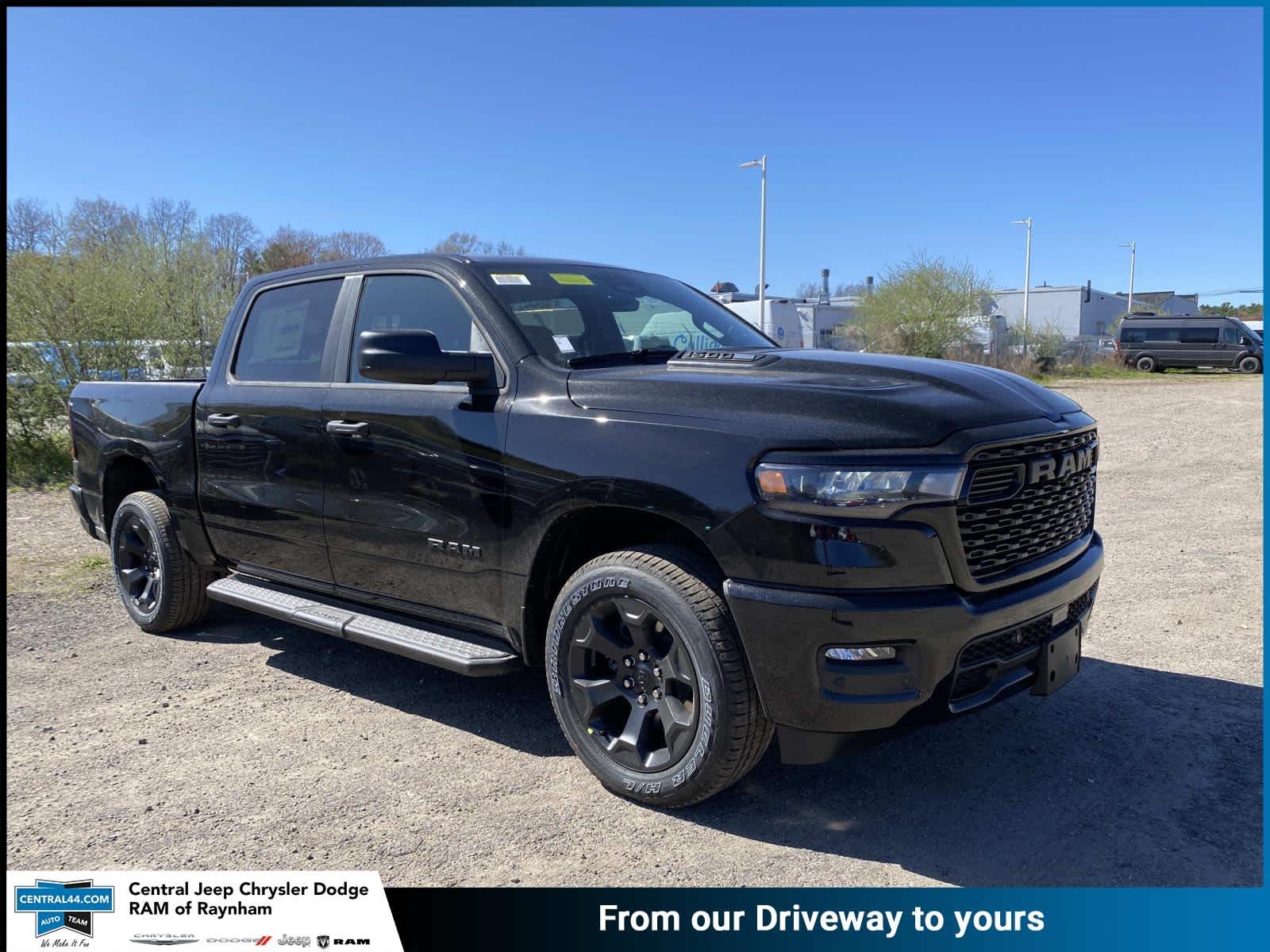 2026 RAM 1500 Express 4x4 Crew Cab 5'7's photo