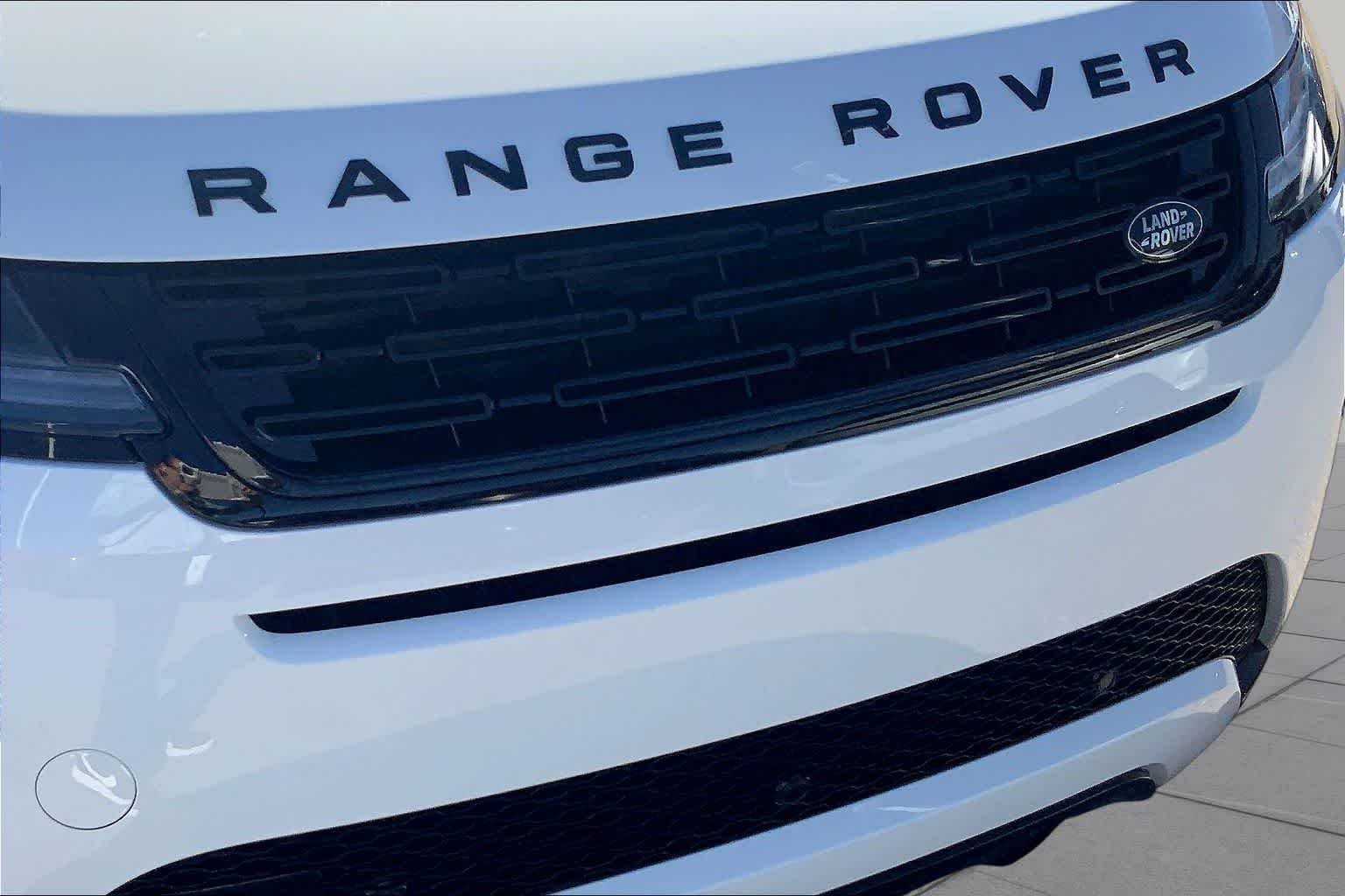 Used 2025 Fuji White Land Rover Dynamic SE image 29
