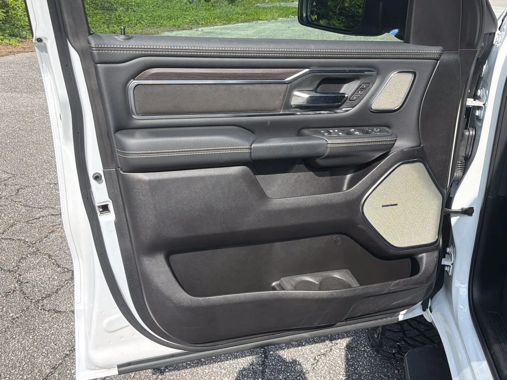 New 2026 Bright White Clear-Coat Exterior Paint RAM Laramie image 17