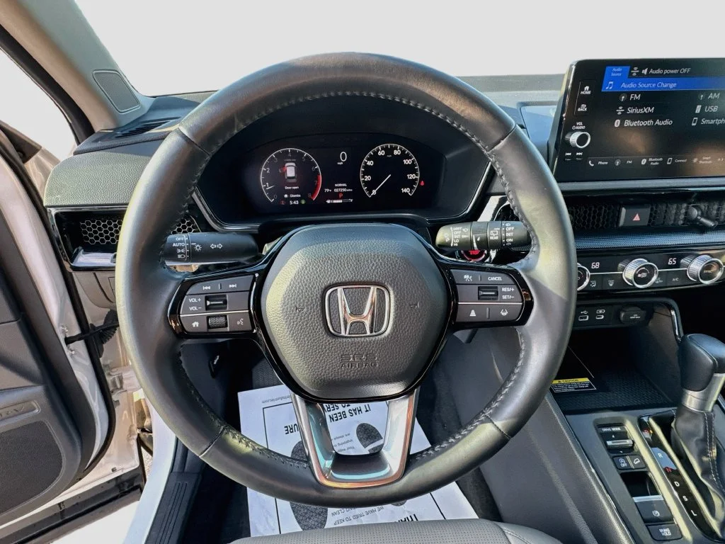 Used 2024 White Honda EX-L image 11