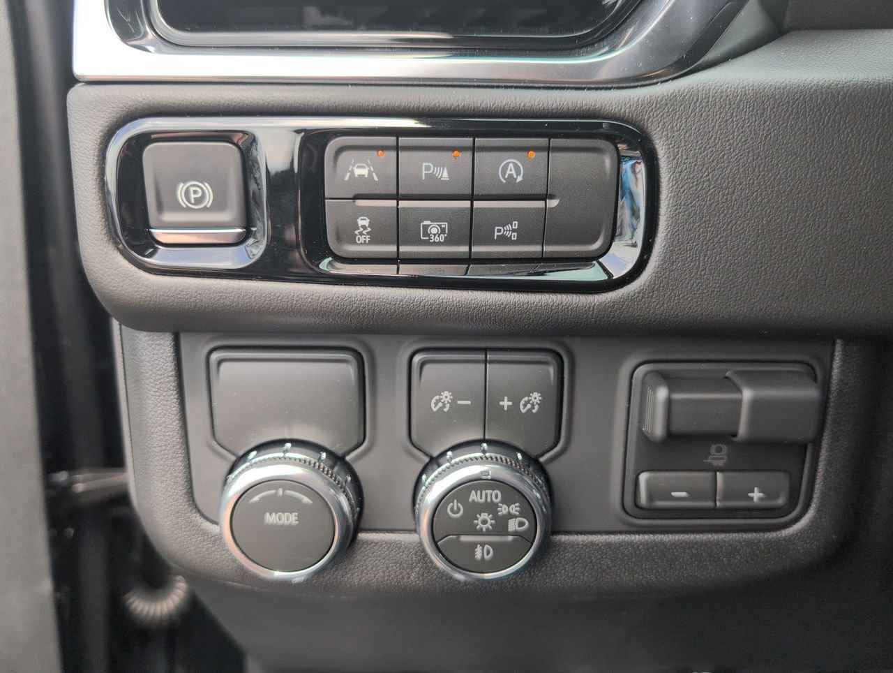2026 GMC Yukon Elevation - Photo 18