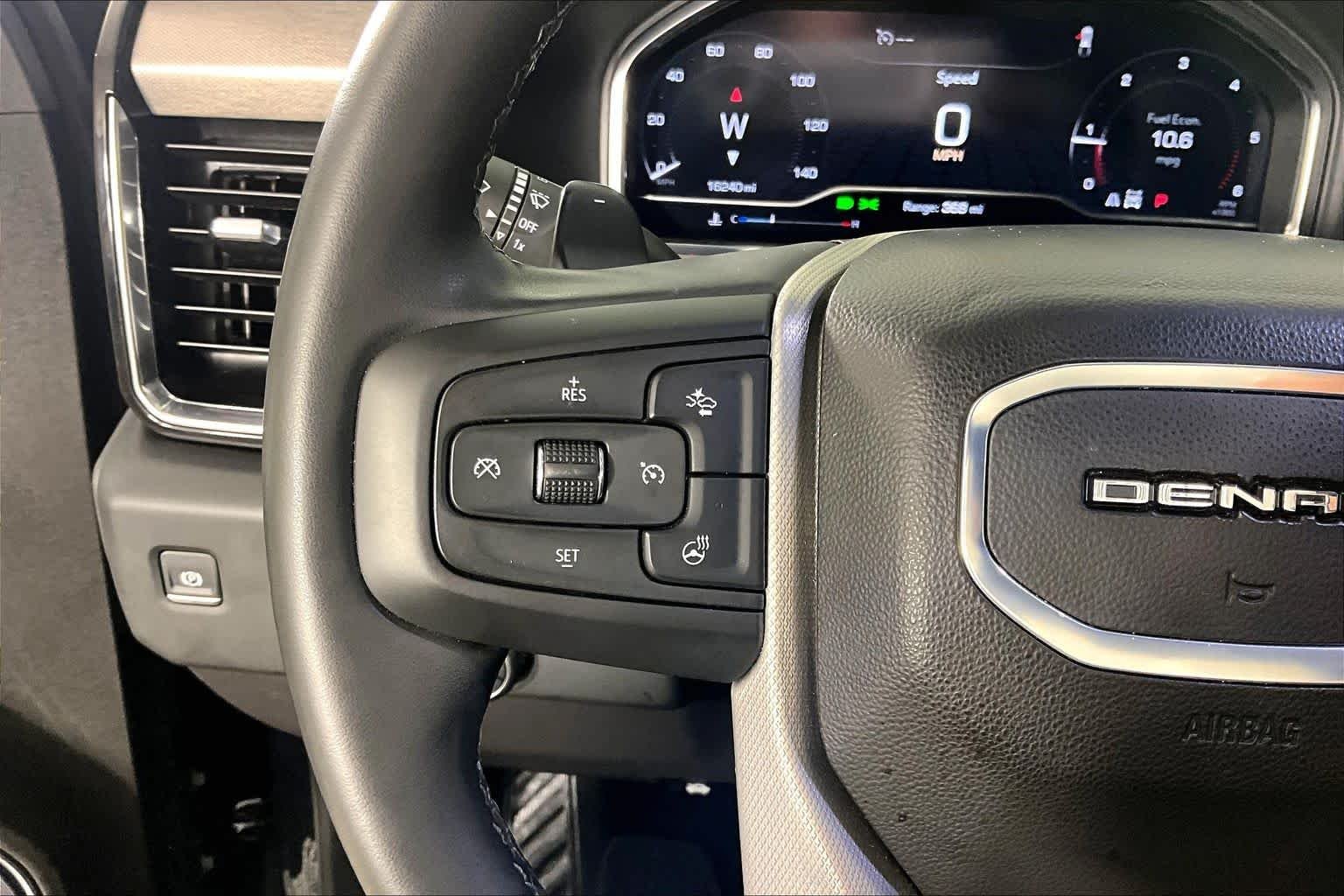 Used 2025 Onyx Black GMC Denali image 23