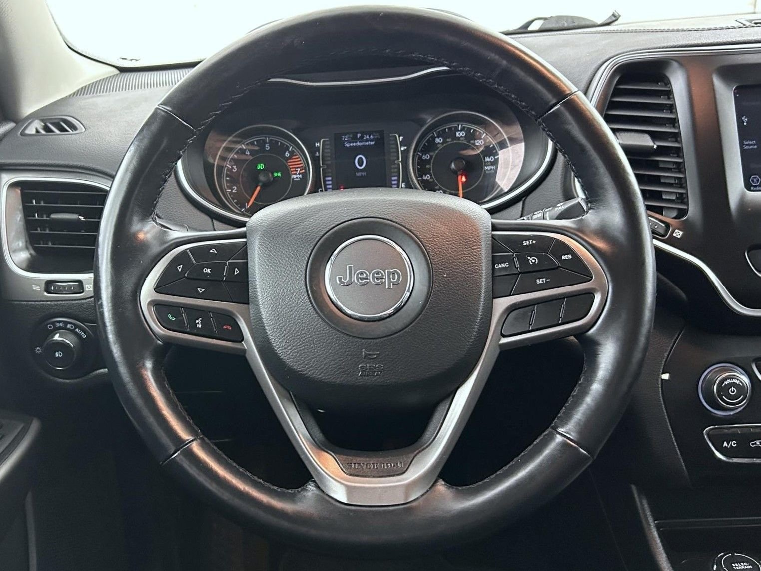 Used 2021 Red Jeep Latitude Plus image 11