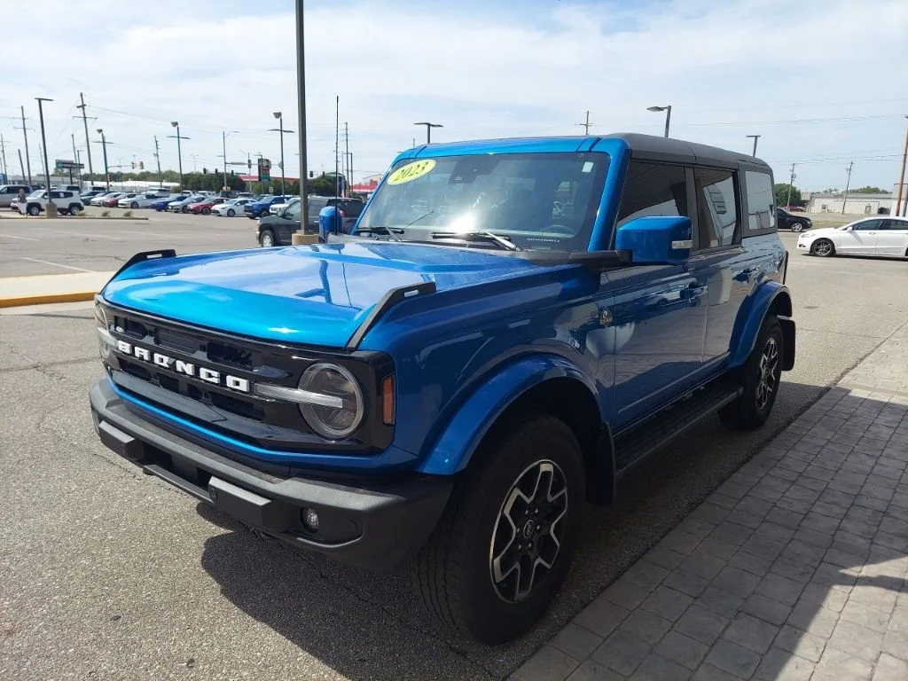 Used 2023 Blue Ford Outer Banks image 3