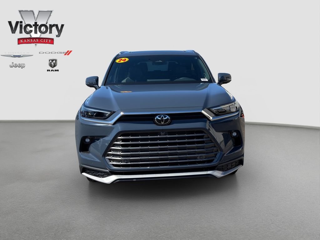 Used 2024 Toyota Grand Highlander Limited with VIN 5TDADAB53RS003573 for sale in Kansas City