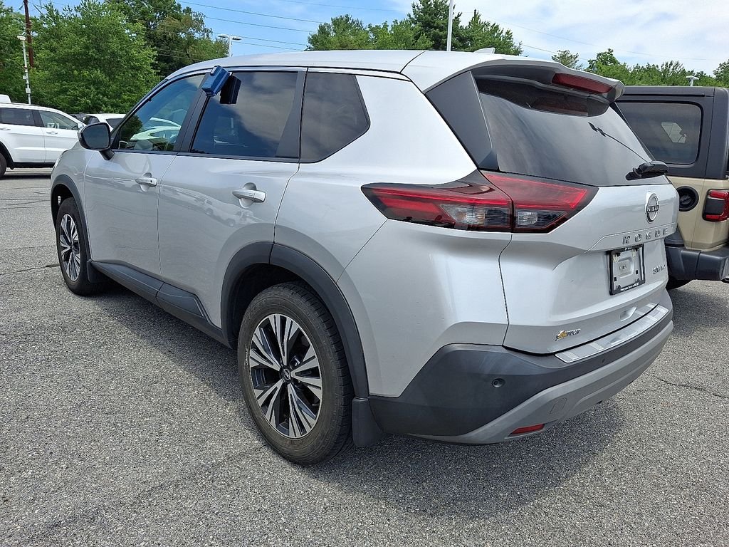 Used 2022 Silver Nissan SV image 4