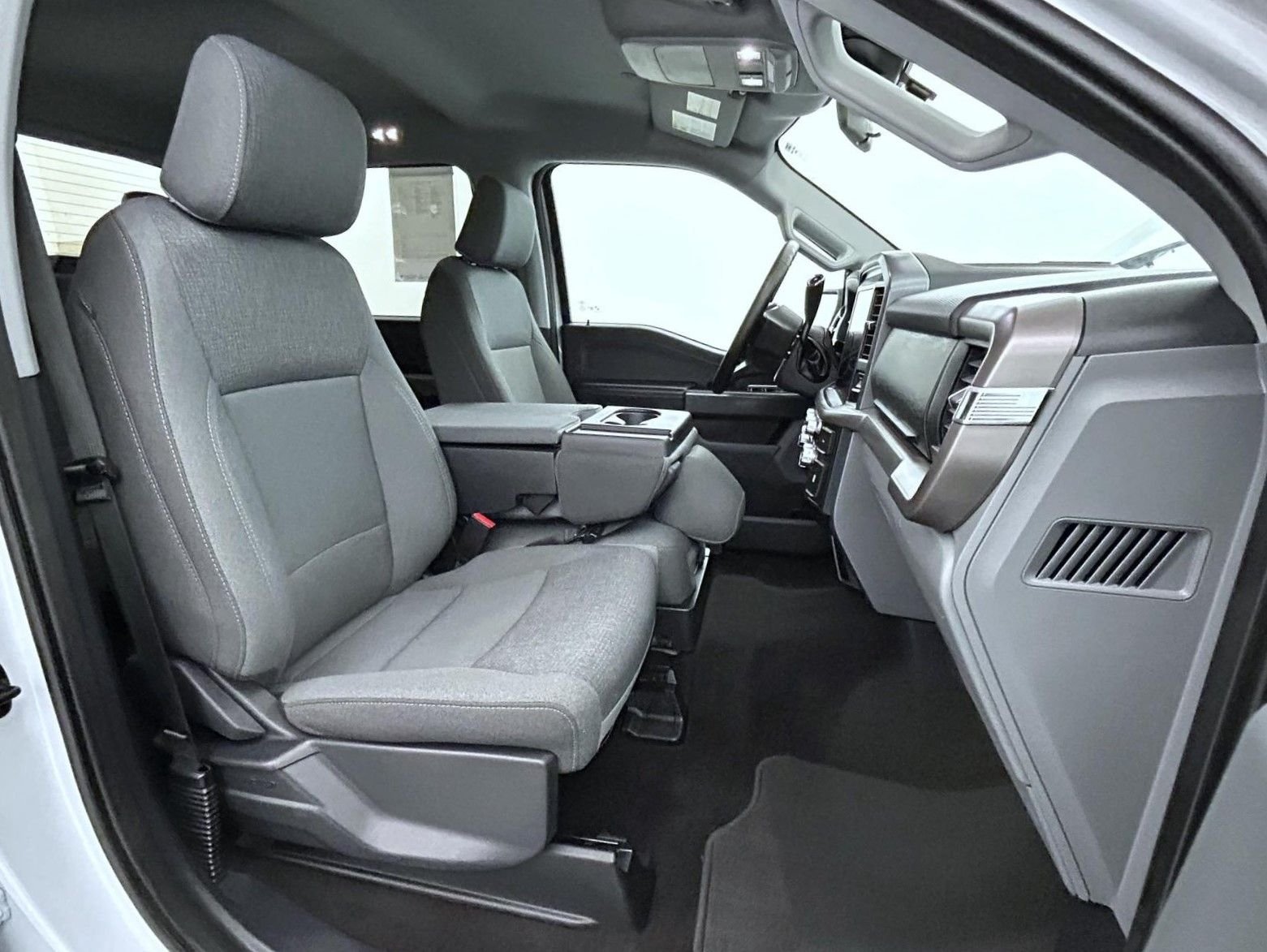 Used 2025 White Ford XLT image 15