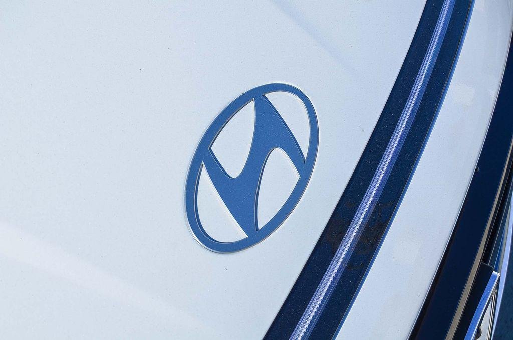 New 2026 White Hyundai SE image 12