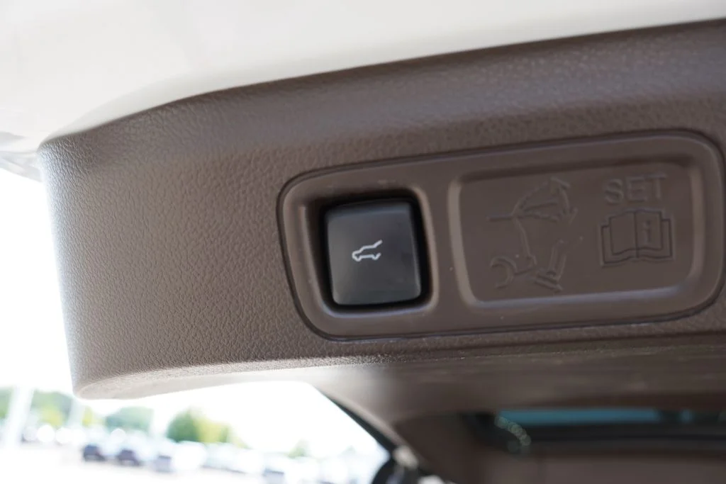 Used 2023 White Ford King Ranch image 24