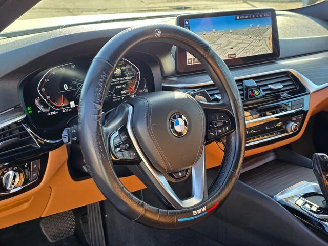 Used 2022 White BMW 530i xDrive image 13