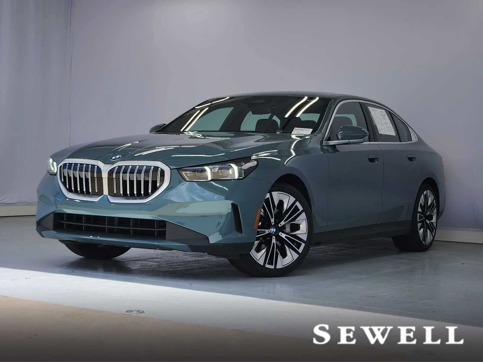 2026 BMW 5 Series 530i Sedan's photo
