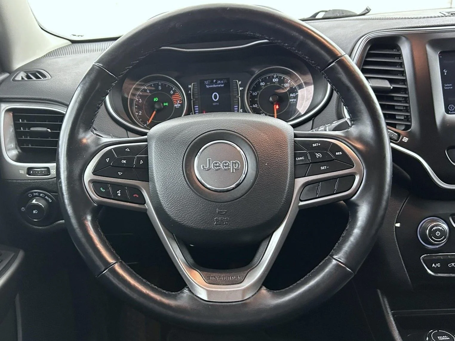 Used 2021 Red Jeep Latitude Plus image 11