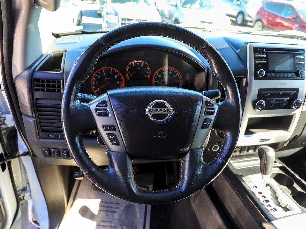 Used 2014  Nissan S image 12